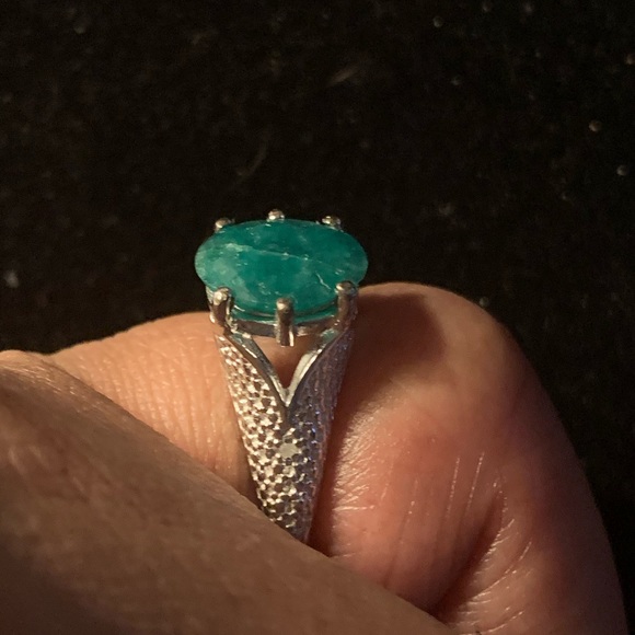 Ring - Picture 2 of 6